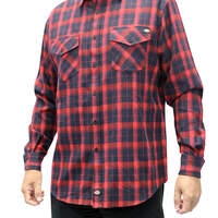 Men's Flannel Long Sleeve Woven Shirt with Dickies Applique - Black/English Red (BKER)