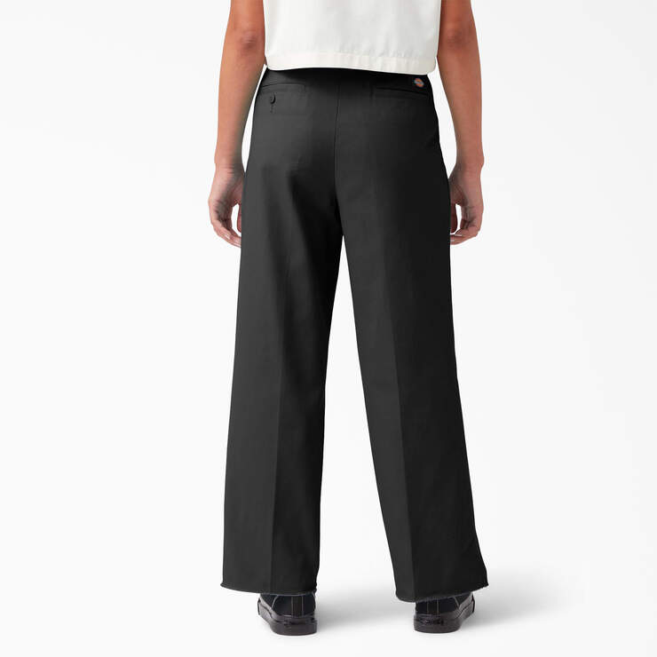 Women's Regular Fit Cropped Pants - Rinsed Black (RBK) image number 2
