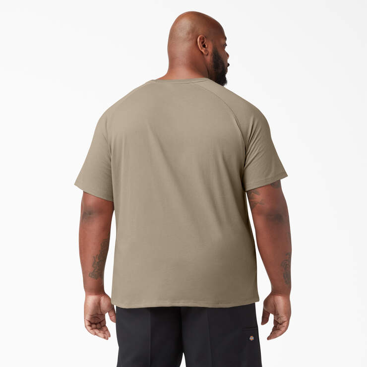 T-shirt rafraîchissant à manches courtes et à poche - Desert Sand (DS) numéro de l’image 5