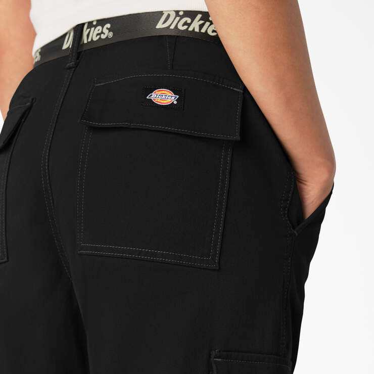 Pantalon cargo court de coupe décontractée à coutures contrastées pour femmes - Black (BKX) numéro de l’image 8
