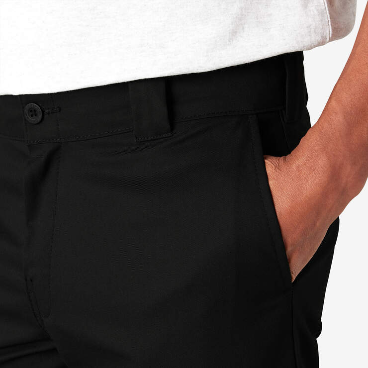 Pantalon cargo de coupe ajustée - Black (BK) numéro de l’image 8