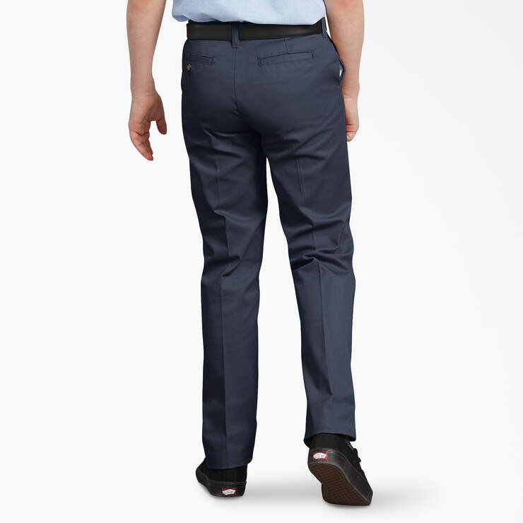 Pantalon kaki Ultimate à jambe droite de coupe ajustée à ceinture FlexWaist® pour garçons, 8-20 - Dark Navy (DN) numéro de l’image 2