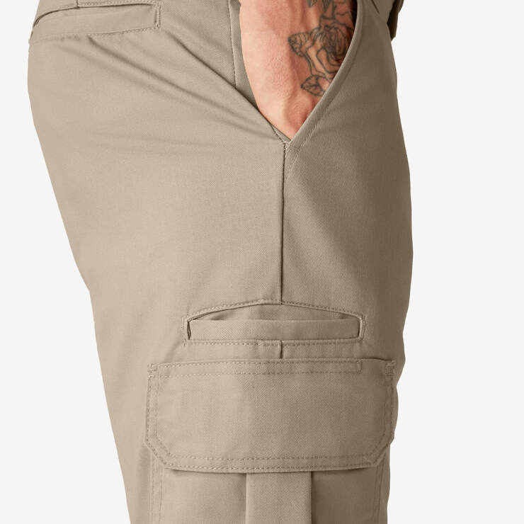 Pantalon cargo de coupe ajustée - Desert Sand (DS) numéro de l’image 7