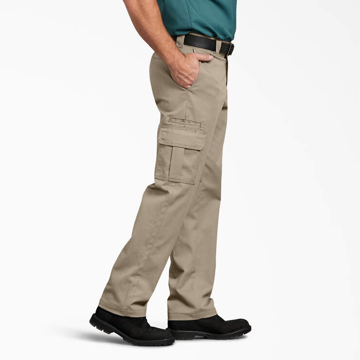 https://www.dickies.ca/dw/image/v2/AAYI_PRD/on/demandware.static/-/Sites-master-catalog-dickies/default/dwee2ab3b8/images/main/WP595_DS_A2.jpg?sw=740&sh=740&sm=cut&q=65