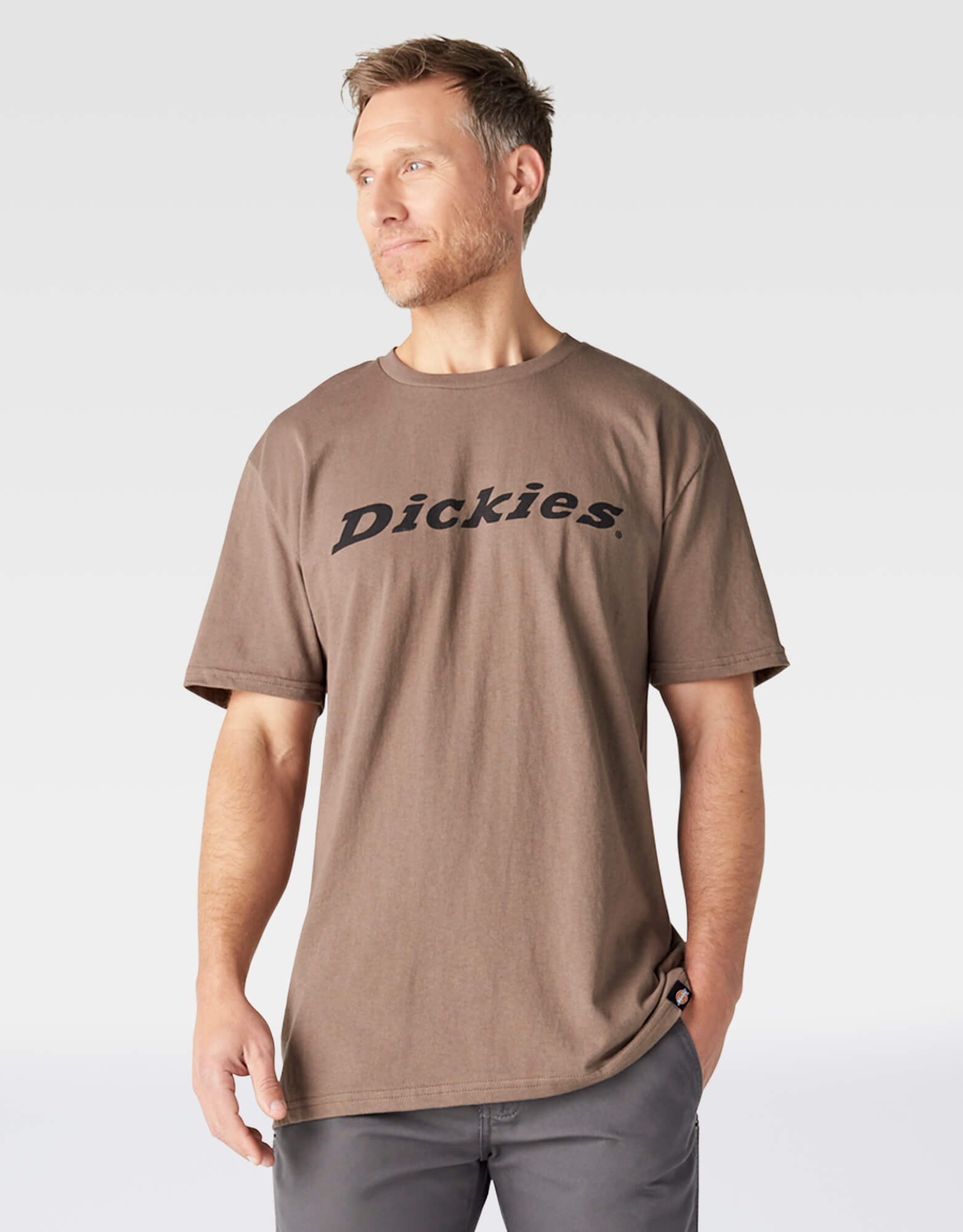 T-shirt emblématique à manches courtes de coupe décontractée avec imprimé